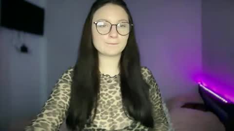 locaalis1 online show from October 2025 10:49:02 AM