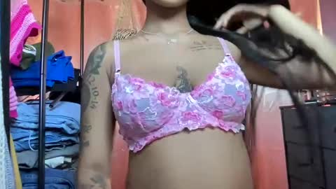 Snapshot of locsoffun chatting on December 2024 06:53:02 PM Dashaa online show from December 2024 06:53:02 PM