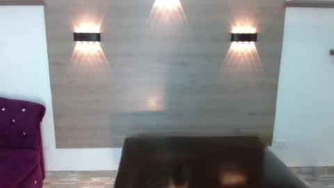 Logaanhotts online show from June 2026 08:11:01 PM