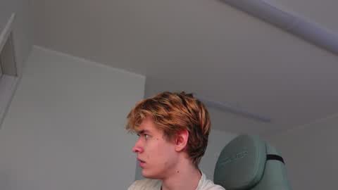 Snapshot of logan_fraser chatting on November 2025 01:18:02 PM LOGAN FRASER online show from November 2025 01:18:02 PM