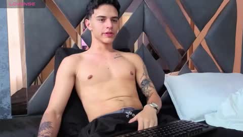 logan madoox online show from September 2025 07:25:01 PM