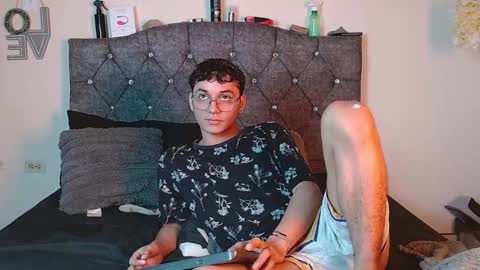 logan_willyams_ online show from September 2025 10:55:02 PM