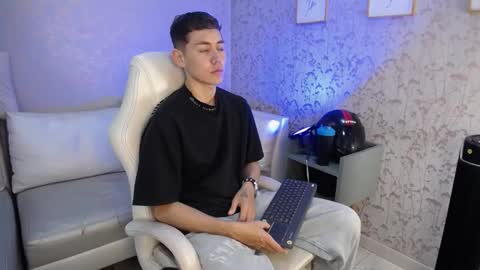 Snapshot of loganfoster_ chatting on December 2025 08:35:01 PM Loganfoster online show from December 2025 08:35:01 PM