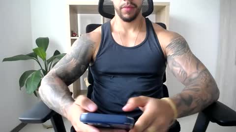 Logan Wolfp online show from May 2026 10:37:02 PM