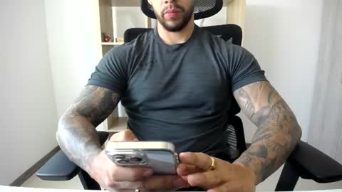Logan Wolfp online show from July 2026 05:37:01 PM