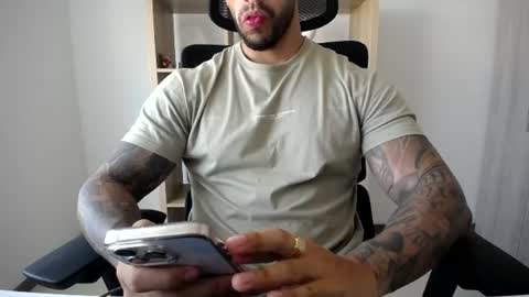 Logan Wolfp online show from July 2026 09:50:02 PM