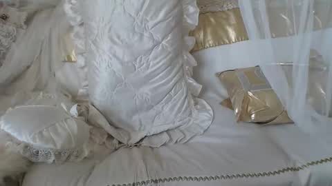 Snapshot of lokagold chatting on November 2025 06:16:02 AM Lilu online show from November 2025 06:16:02 AM