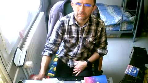 Snapshot of lokoum39 chatting on December 2024 11:33:01 AM lokoum39 online show from December 2024 11:33:01 AM