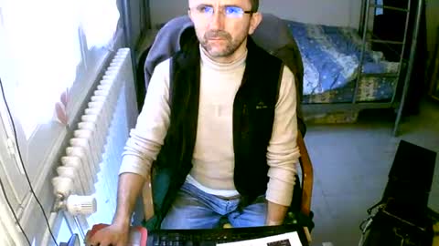 Snapshot of lokoum39 chatting on December 2024 12:02:01 PM lokoum39 online show from December 2024 12:02:01 PM