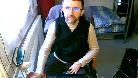 Snapshot of lokoum39 chatting on December 2024 11:19:01 AM lokoum39 online show from December 2024 11:19:01 AM