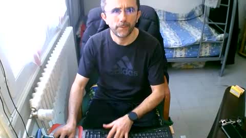 Snapshot of lokoum39 chatting on December 2024 12:35:01 PM lokoum39 online show from December 2024 12:35:01 PM