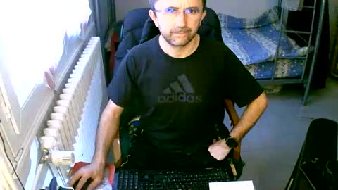 Snapshot of lokoum39 chatting on December 2024 03:37:02 PM lokoum39 online show from December 2024 03:37:02 PM