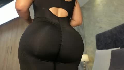 Lola Sweet online show from April 2026 11:25:02 AM