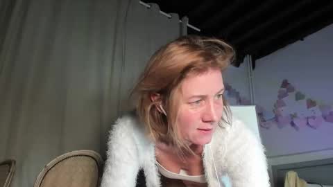 lola_belgium online show from February 2025 05:25:02 PM