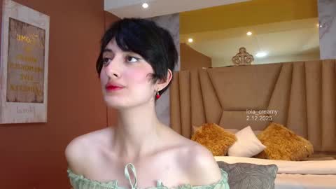 Lola online show from December 2025 02:04:01 PM