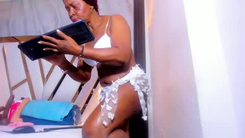 Snapshot of lola_hornei chatting on September 2025 11:24:01 AM Lola online show from September 2025 11:24:01 AM