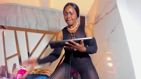 Snapshot of lola_hornei chatting on November 2025 11:55:02 AM Lola online show from November 2025 11:55:02 AM