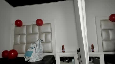 lola_js online show from April 2026 11:58:02 AM