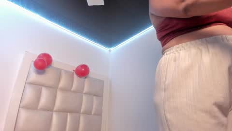Snapshot of lola_js chatting on July 2026 12:00:02 PM lola_js online show from July 2026 12:00:02 PM