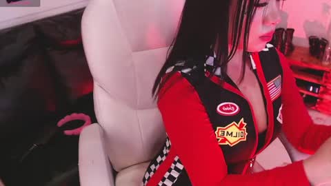 Lola  online show from April 2026 03:16:02 PM