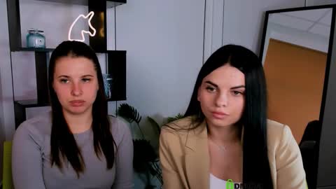 Lola online show from September 2025 09:23:02 AM