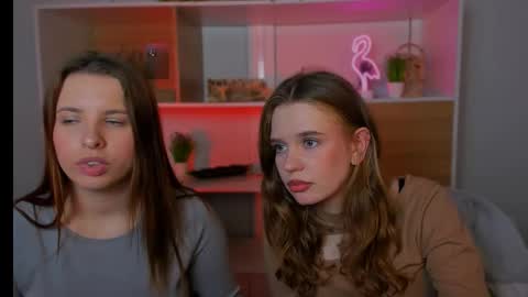 Lola online show from October 2025 07:02:02 PM