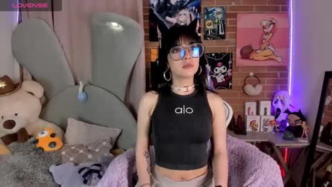 Snapshot of lolaa_bunnyy chatting on March 2025 03:45:01 AM Lola Bunny online show from March 2025 03:45:01 AM