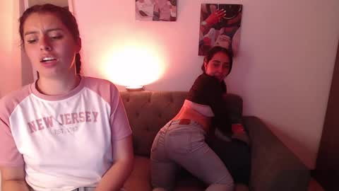 lolaandcamille online show from February 2025 09:52:02 PM