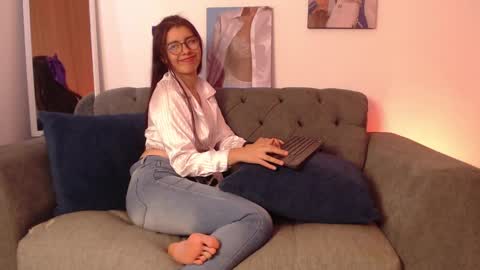 lolaandcamille online show from March 2025 07:18:01 PM