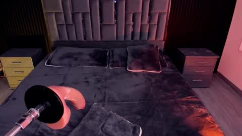 Lola Angel online show from September 2025 11:40:02 PM