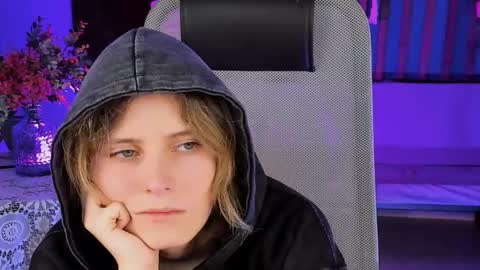 Snapshot of lolaasmus chatting on February 2025 01:59:01 PM I consider myself the god Loki but life just calls me LOL online show from February 2025 01:59:01 PM