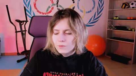 Snapshot of lolaasmus chatting on February 2025 05:05:01 AM I consider myself the god Loki but life just calls me LOL online show from February 2025 05:05:01 AM