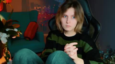 Snapshot of lolaasmus chatting on February 2025 01:22:01 PM I consider myself the god Loki but life just calls me LOL online show from February 2025 01:22:01 PM