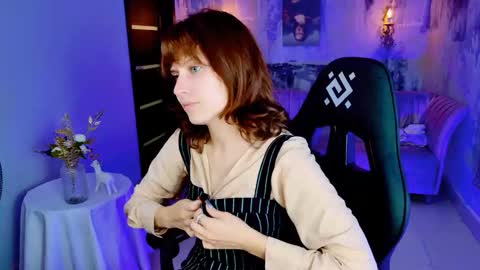 Snapshot of lolaasmus chatting on September 2025 09:02:01 AM I consider myself the god Loki but life just calls me LOL online show from September 2025 09:02:01 AM