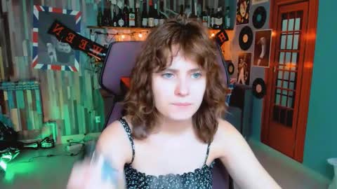 Snapshot of lolaasmus chatting on October 2025 08:38:01 AM I consider myself the god Loki but life just calls me LOL online show from October 2025 08:38:01 AM