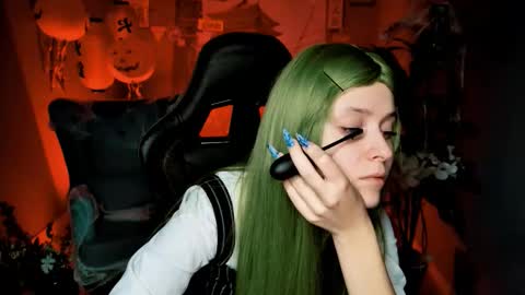 Snapshot of lolaasmus chatting on October 2025 08:16:02 AM I consider myself the god Loki but life just calls me LOL online show from October 2025 08:16:02 AM