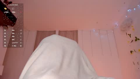 Snapshot of lolaberry_ chatting on January 2025 01:21:02 PM Lola Berry online show from January 2025 01:21:02 PM