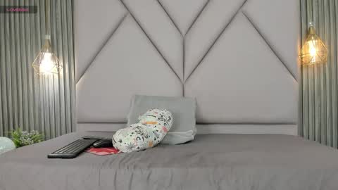 lolabunnysc online show from March 2026 12:21:02 PM