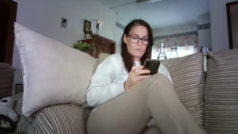 Snapshot of lolahueso chatting on February 2026 09:05:01 AM LOLA HUESO y ERIC online show from February 2026 09:05:01 AM