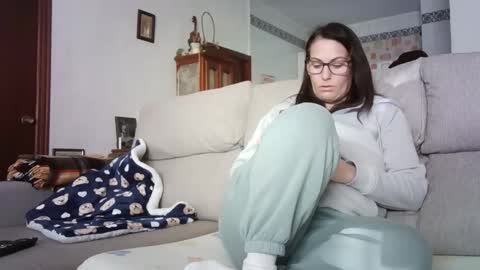 Snapshot of lolahueso chatting on March 2026 08:37:01 AM LOLA HUESO y ERIC online show from March 2026 08:37:01 AM