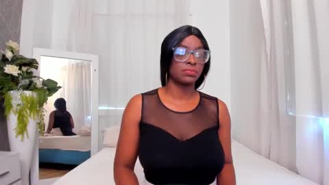 lola online show from September 2025 12:51:02 PM