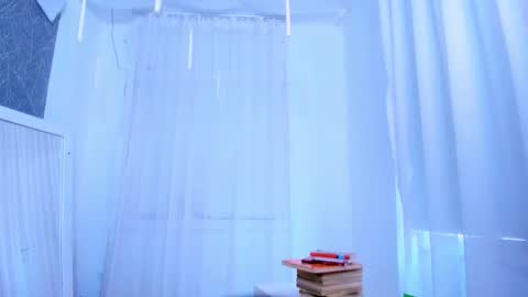 lola online show from November 2025 01:11:01 PM