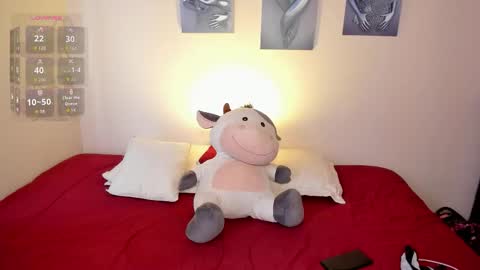 Lola online show from November 2025 05:23:01 PM