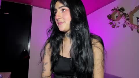 Snapshot of lolaleah_ chatting on January 2026 04:51:01 AM Lola online show from January 2026 04:51:01 AM