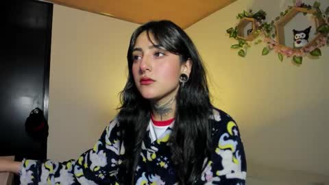 Snapshot of lolaleah_ chatting on February 2026 06:22:01 AM Lola online show from February 2026 06:22:01 AM