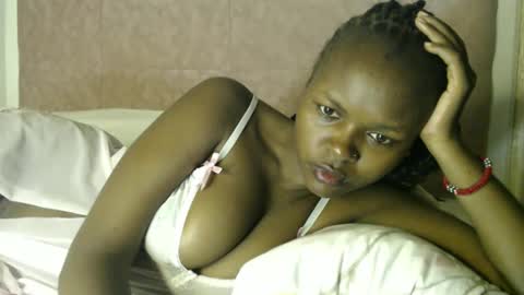 lolamia7 online show from September 2025 07:25:02 AM