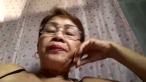 Snapshot of lolamommie chatting on January 2025 06:24:01 AM tey online show from January 2025 06:24:01 AM