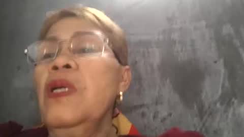 Snapshot of lolamommie chatting on January 2025 02:59:01 AM tey online show from January 2025 02:59:01 AM