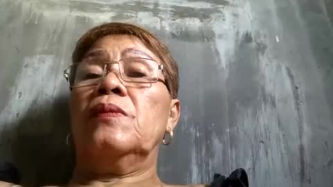 Snapshot of lolamommie chatting on January 2025 06:49:02 AM tey online show from January 2025 06:49:02 AM