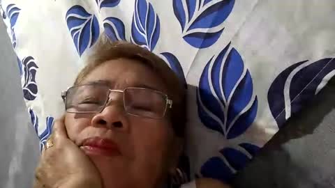 Snapshot of lolamommie chatting on January 2025 09:59:01 PM tey online show from January 2025 09:59:01 PM